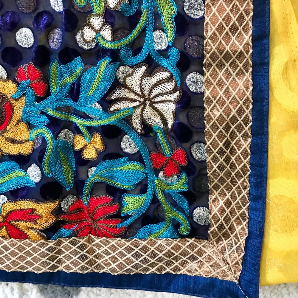 Yellow and blue embroidered Saree w/ red blouse - Picture 6 of 8
